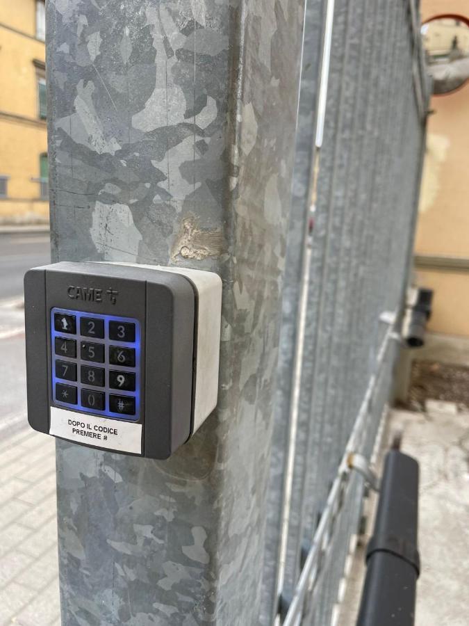 La Finestra Sul Viale Hotel Pisa Bagian luar foto